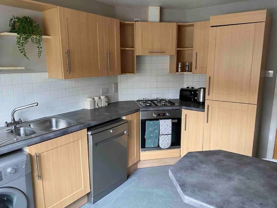 Spacious Ground Floor 2 Bed By Lains Lettings Абърдийн Екстериор снимка