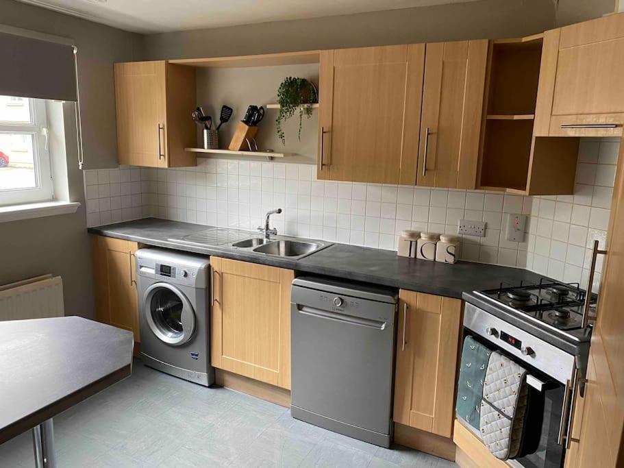 Spacious Ground Floor 2 Bed By Lains Lettings Абърдийн Екстериор снимка